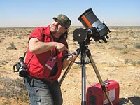 Неофит солнечных затмений Волоха Нужный приобщается к астрономической аппаратуре